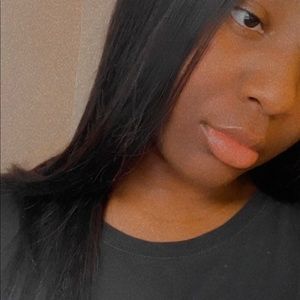 Meet your Posher, Akilah